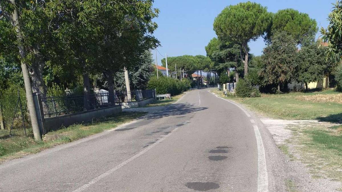 Santarcangelo, residenti infuriati: Via Canonica pericolosa, il Comune ci ignora