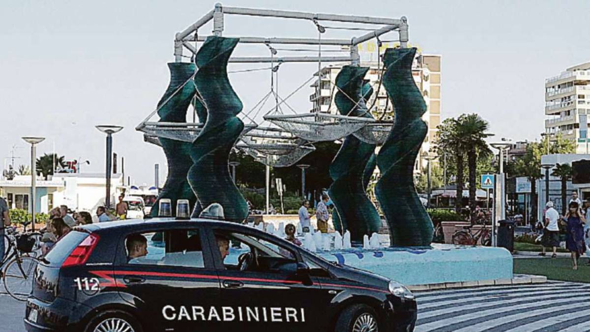 Violenta aggressione in centro a Riccione: un minorenne arrestato per tentato omicidio