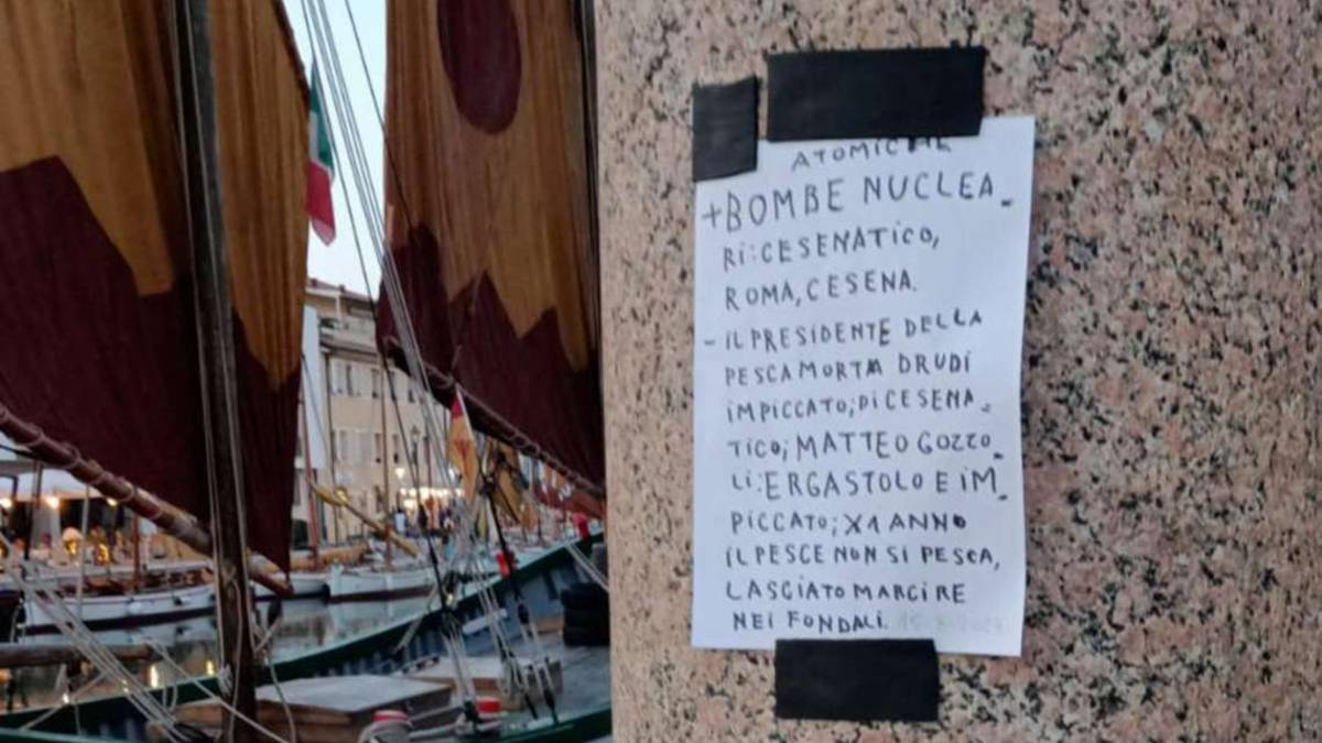 Cesenatico: minacce al sindaco appese in piazza Pisacane