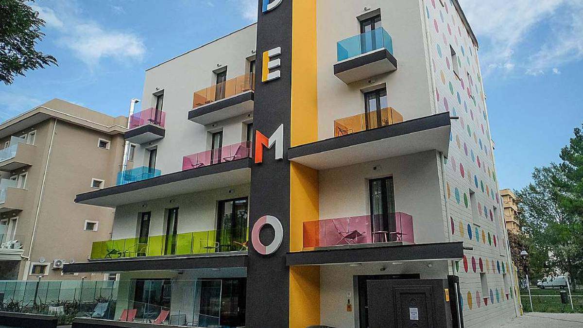 Rimini. L'hotel rinasce come showroom di architettura