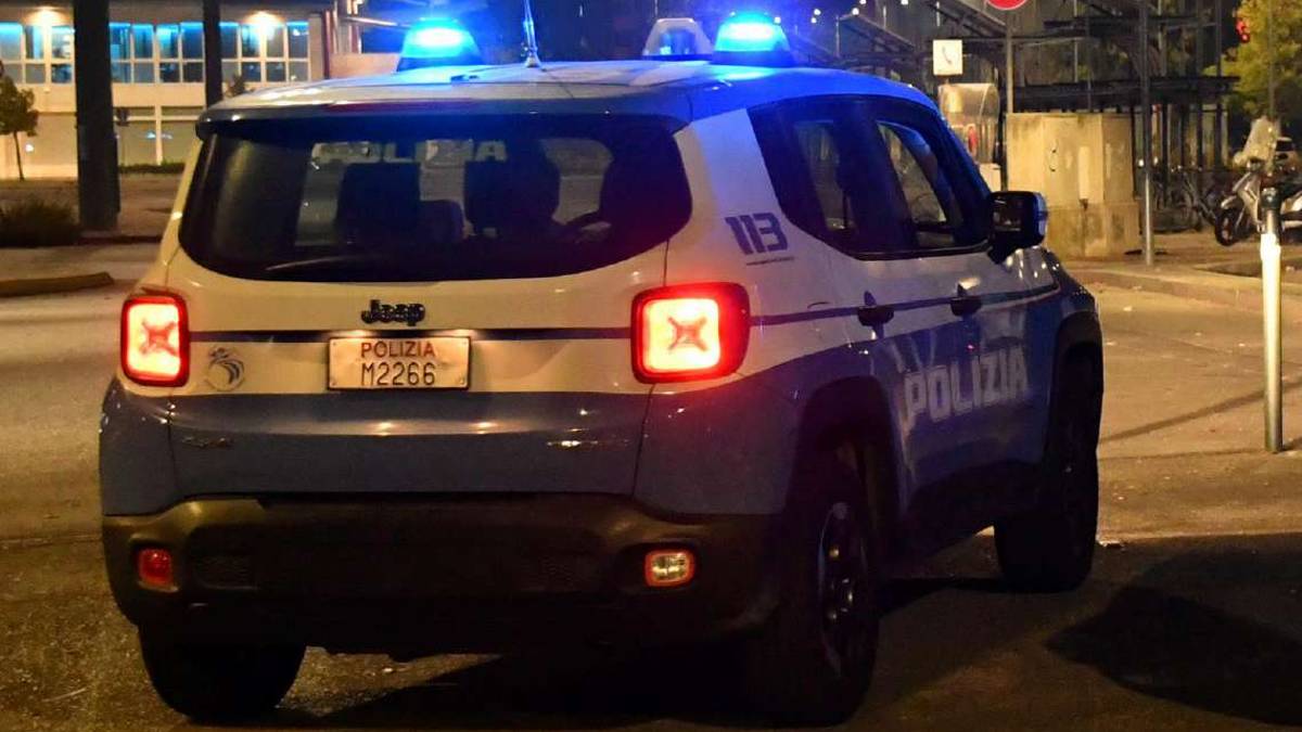 Ravenna, ladri acrobati chiudono la padrona in casa e rubano i gioielli