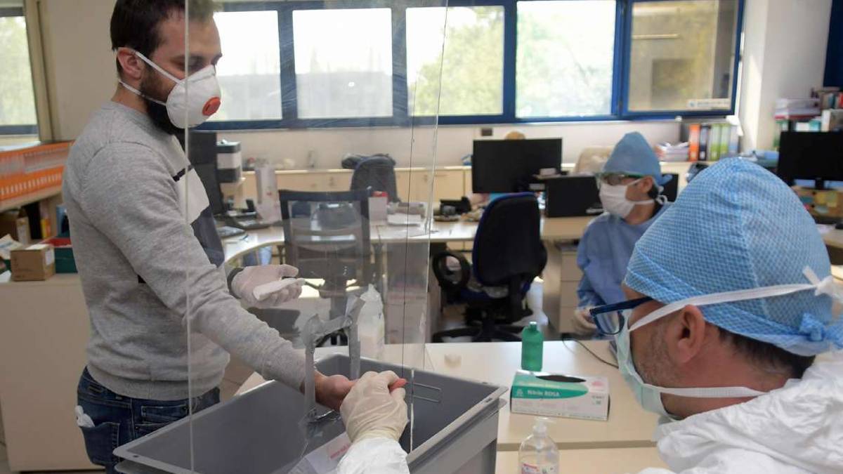 Coronavirus Ravenna, 10mila test gratis per studenti e genitori