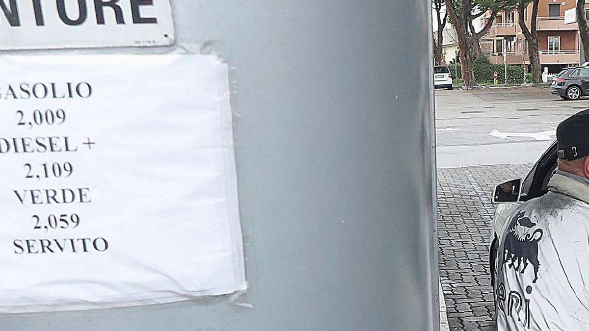 Rimini, benzinai in allarme: I prezzi torneranno a salire