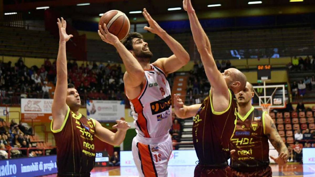 Basket A2: l'Unieuro si gode Pollone, il re del lavoro sporco