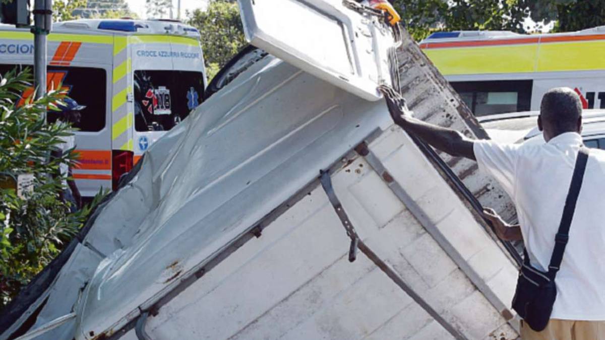 Rimini. Scontro devastante all'incrocio, grave una turista