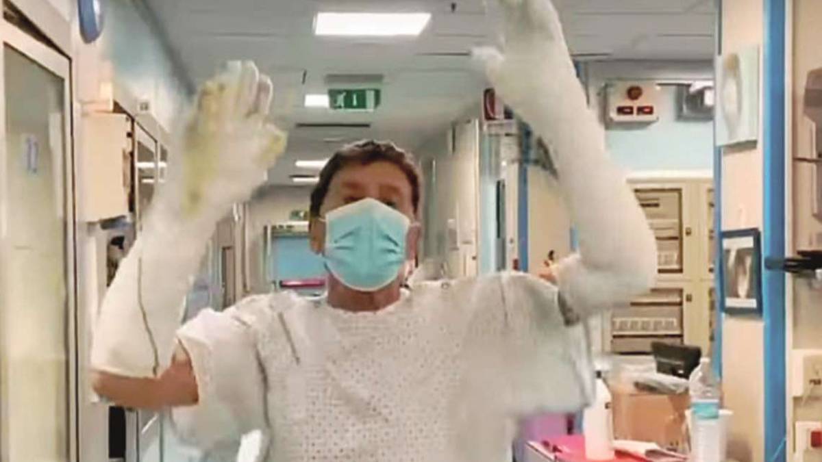 Cesena, videoclip di Gianni Morandi girato in ospedale