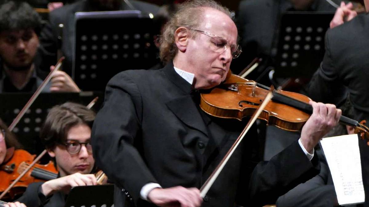 Ilya Grubert al teatro Bonci di Cesena con l'Orchestra Maderna