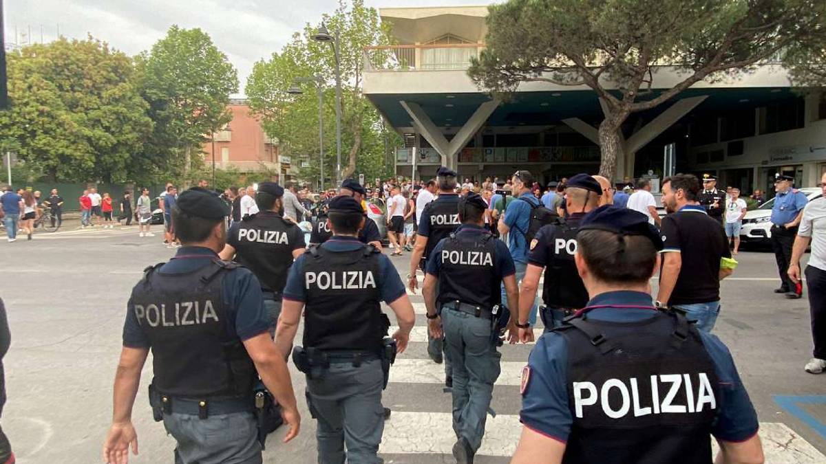 Cesenatico e Comacchio, sindaci in aiuto ai pescatori minacciati
