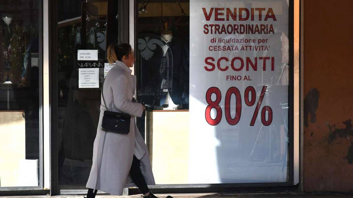 Forlì, chiude un altro negozio in centro