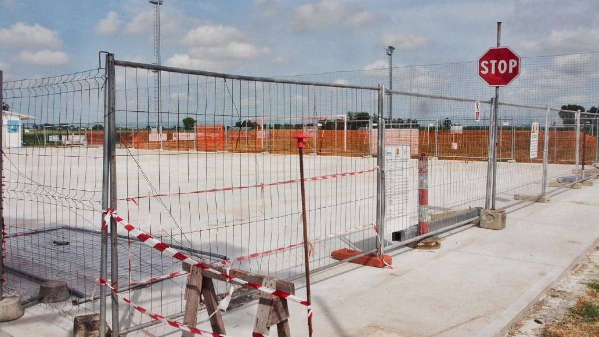 Savarna, affidati i lavori per la copertura della piastra sportiva