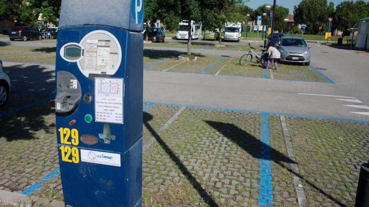 Ravenna: in città e sui lidi e fino al 30% delle auto in multa