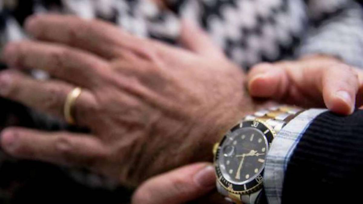 Rimini, va a cena e gli rubano due Rolex da 50mila euro