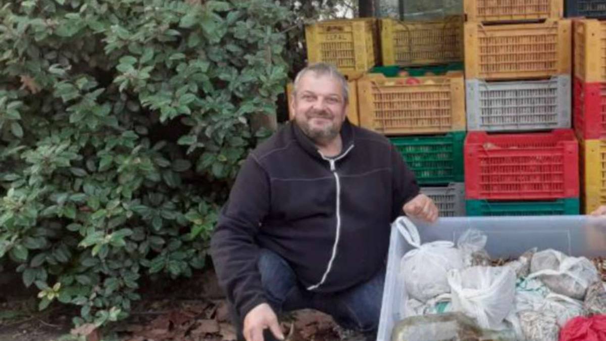 Imola, regala frutta in cambio di mozziconi: Rimossi 3,5 milioni di sigarette