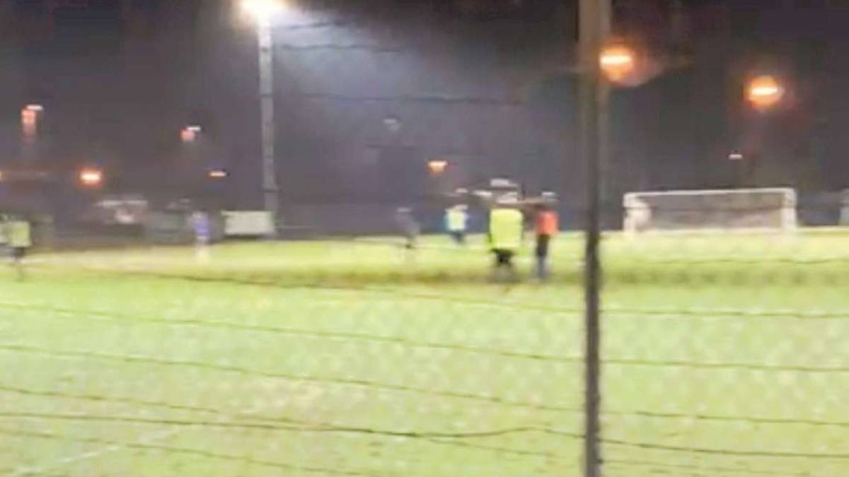 Cesena, ecco i nuovi fari, ma in mezzo al campo da calcio c'è un'ombra