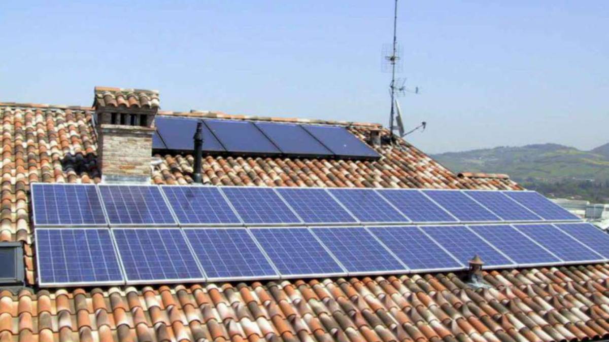 Imola, scatta la corsa al fotovoltaico. Ma i costi si impennano