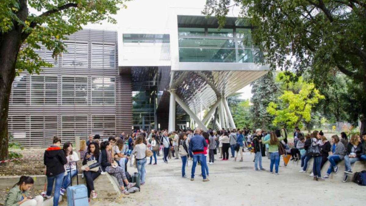 Forlì, flash mob al Campus sui problemi degli studenti
