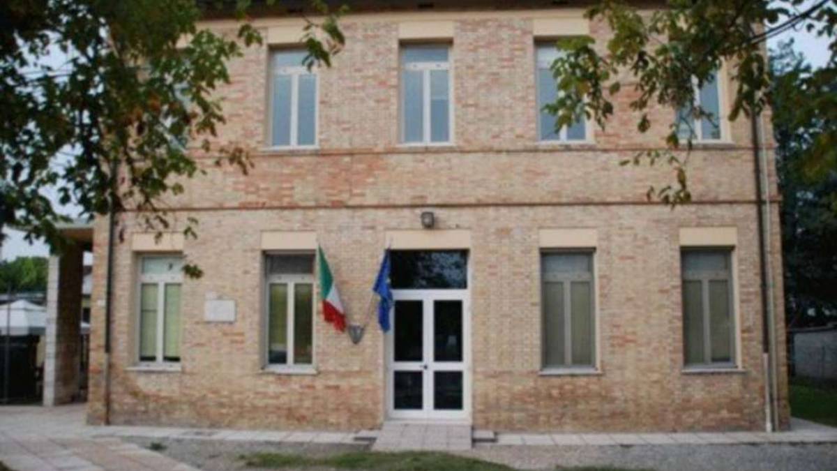 Ravenna, Madonna dell'Albero si mobilita per salvare la scuola