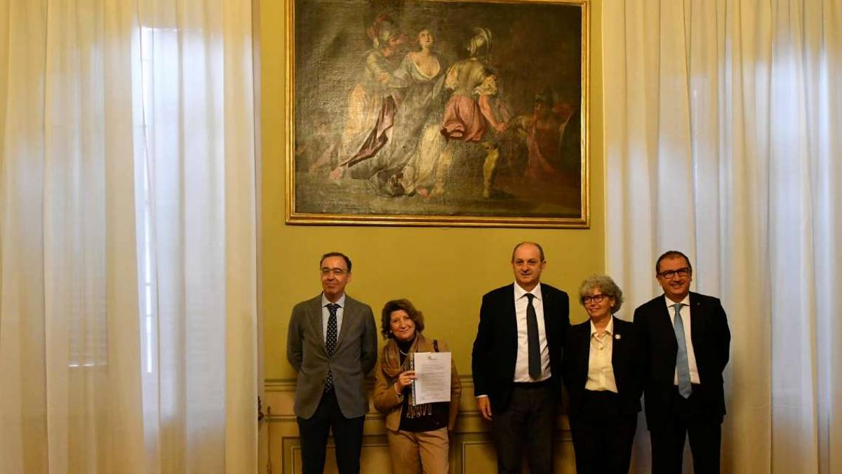 Forlì, l'associazione Aurora circondata dall'arte