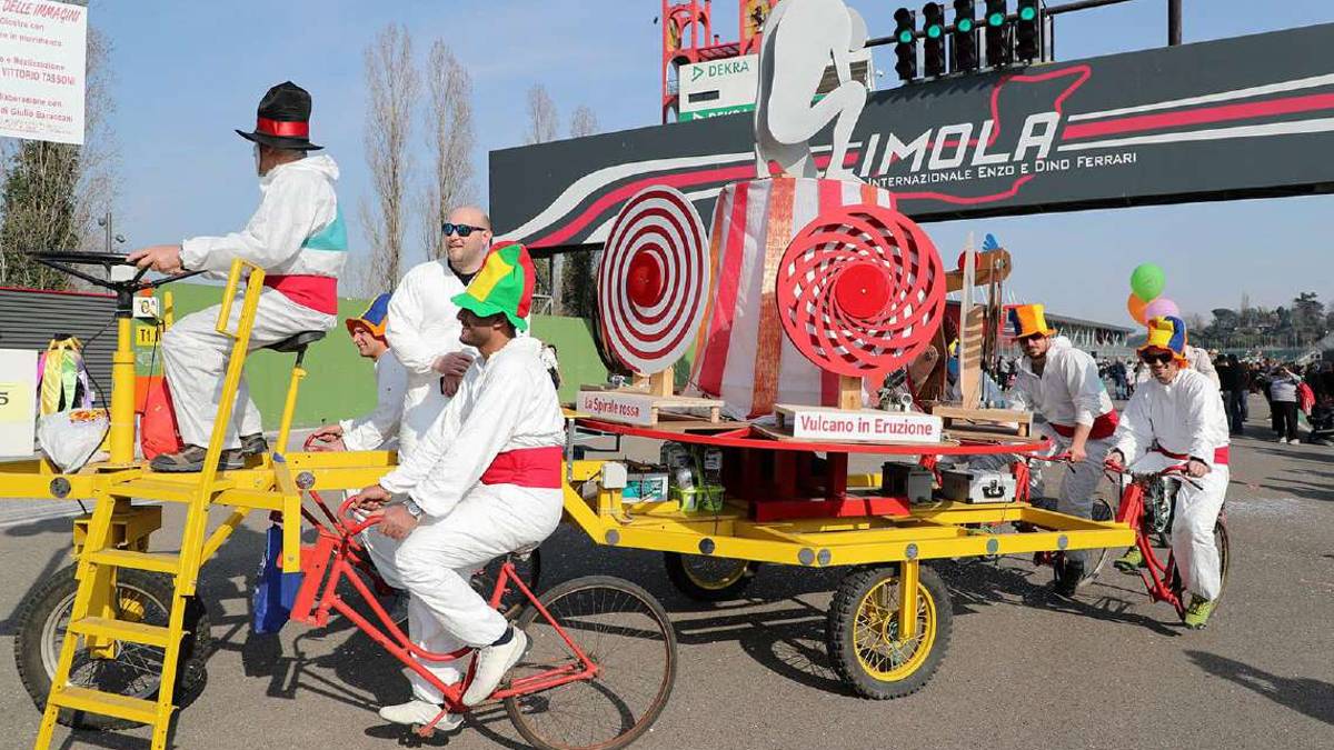 Imola, il Carnevale dei Fantaveicoli torna in autodromo e in centro