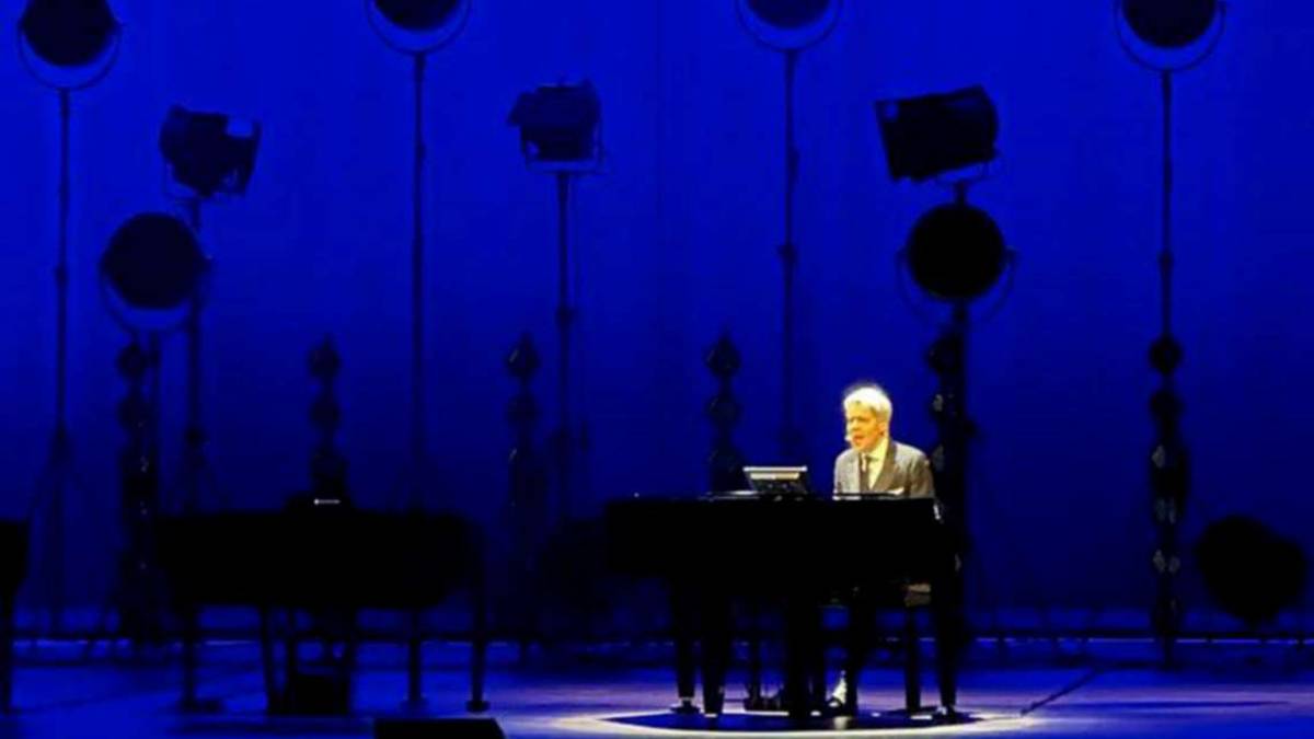 Risate e canzoni con Claudio Baglioni al teatro Galli di Rimini