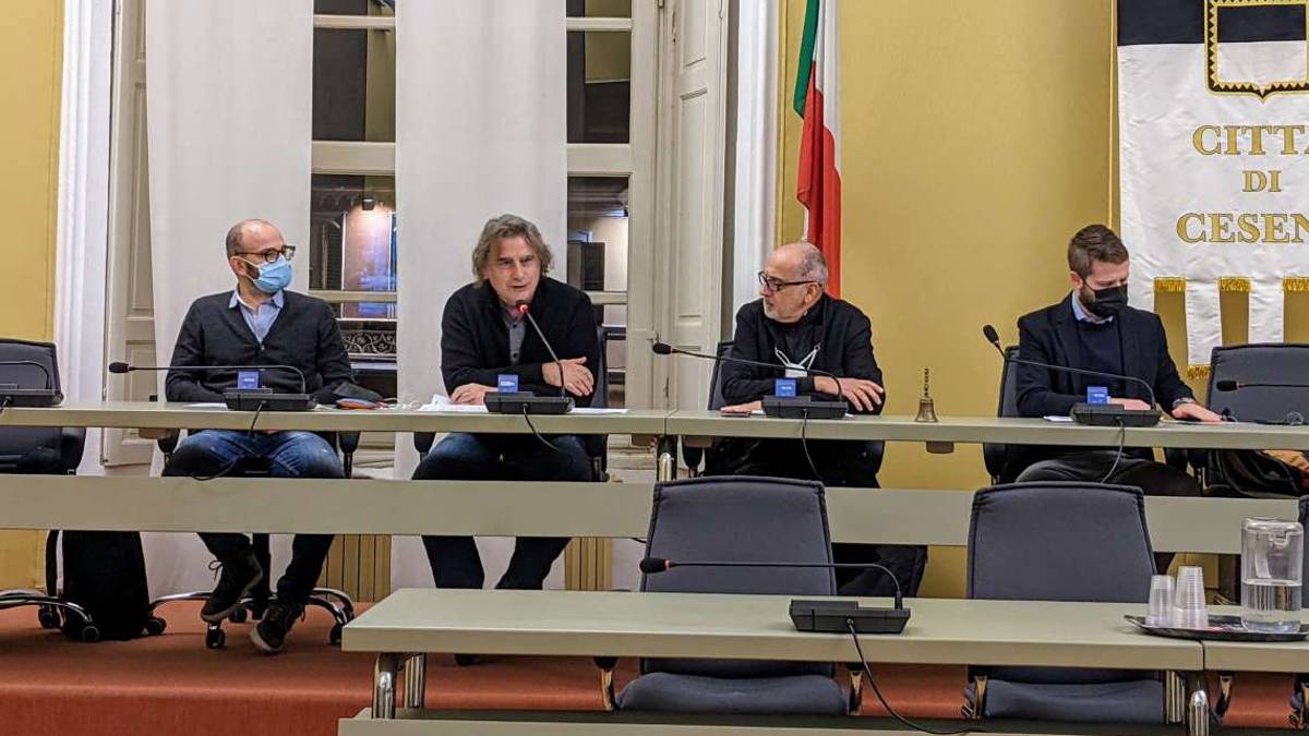 Cesena, il nuovo direttore di Ert esalta il Bonci e sale sul palco