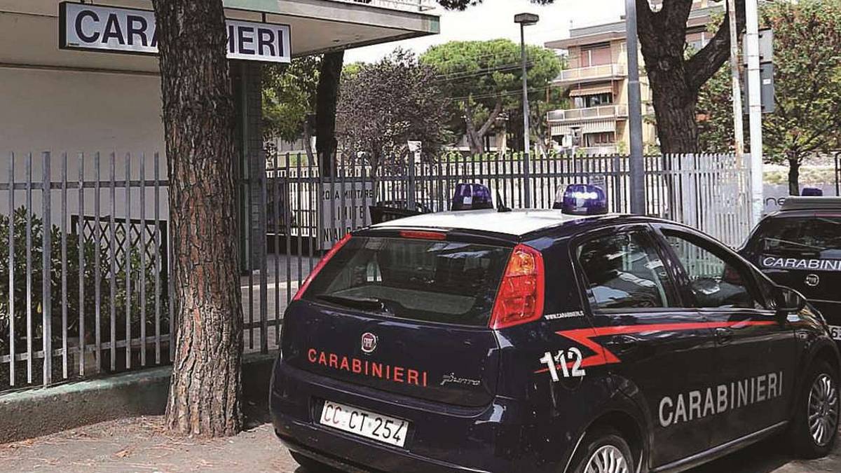 Riccione, gli soffiano un Rolex con un assegno falso