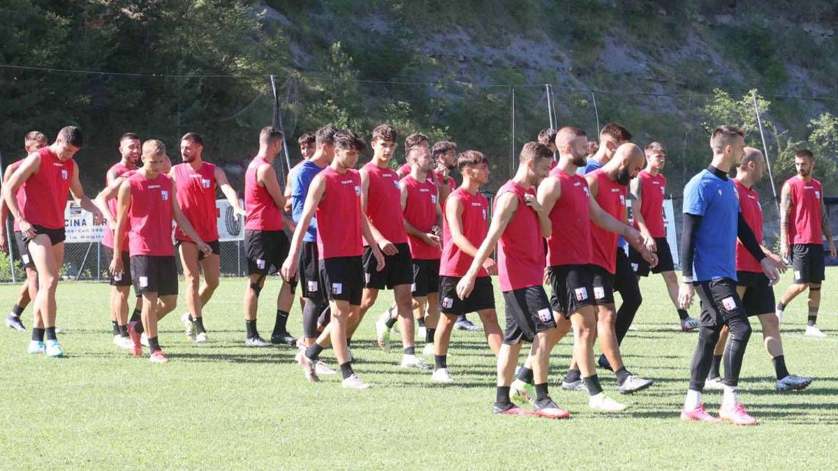 Calcio C, rinnovato e carico: il nuovo Rimini si presenta in campo