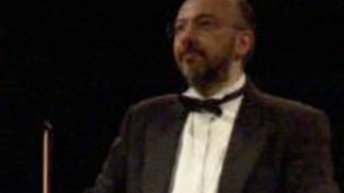 Mazzotti dirige l'Orchestra del COmunale di Bologna