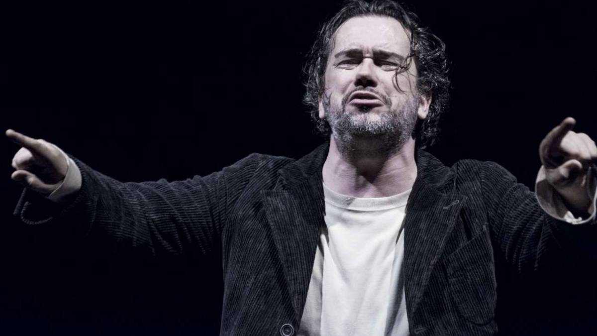 Mercato Saraceno, Andrea Lupo in Il circo capovolto