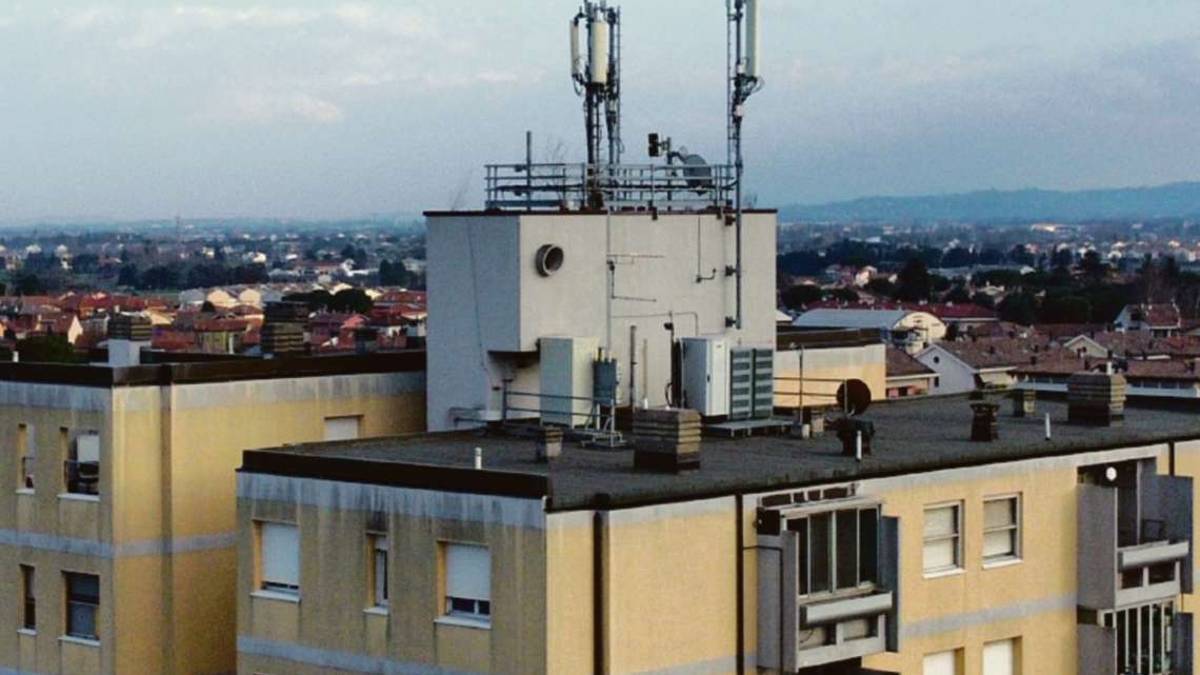 Cesena, antenne: Vodafone non paga l'affitto, il Comune fa ricorso