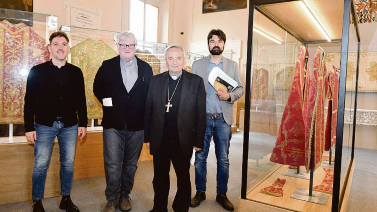 Forlì, gli abiti religiosi diventano moda