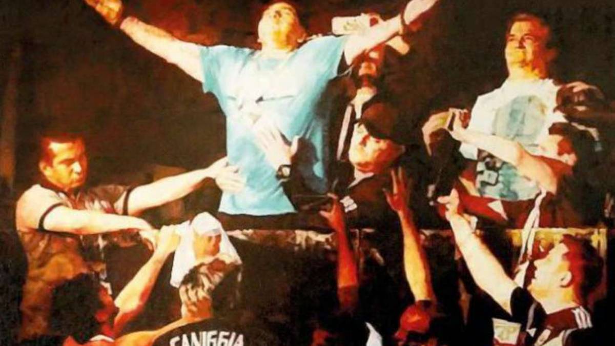 Maradona nel chiostro della basilica a Napoli: un olio su tela nato a Santarcangelo