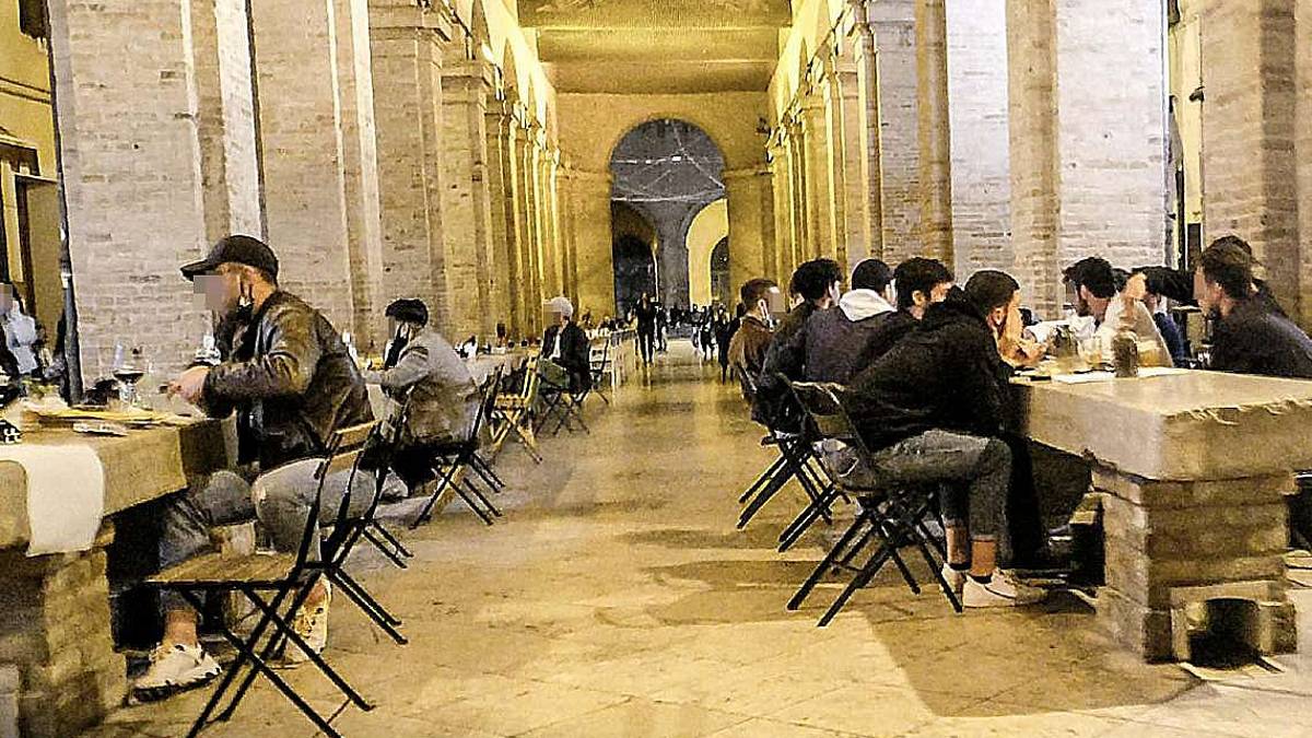 Rimini, tentata rapina alla Vecchia pescheria, arrestato 40enne