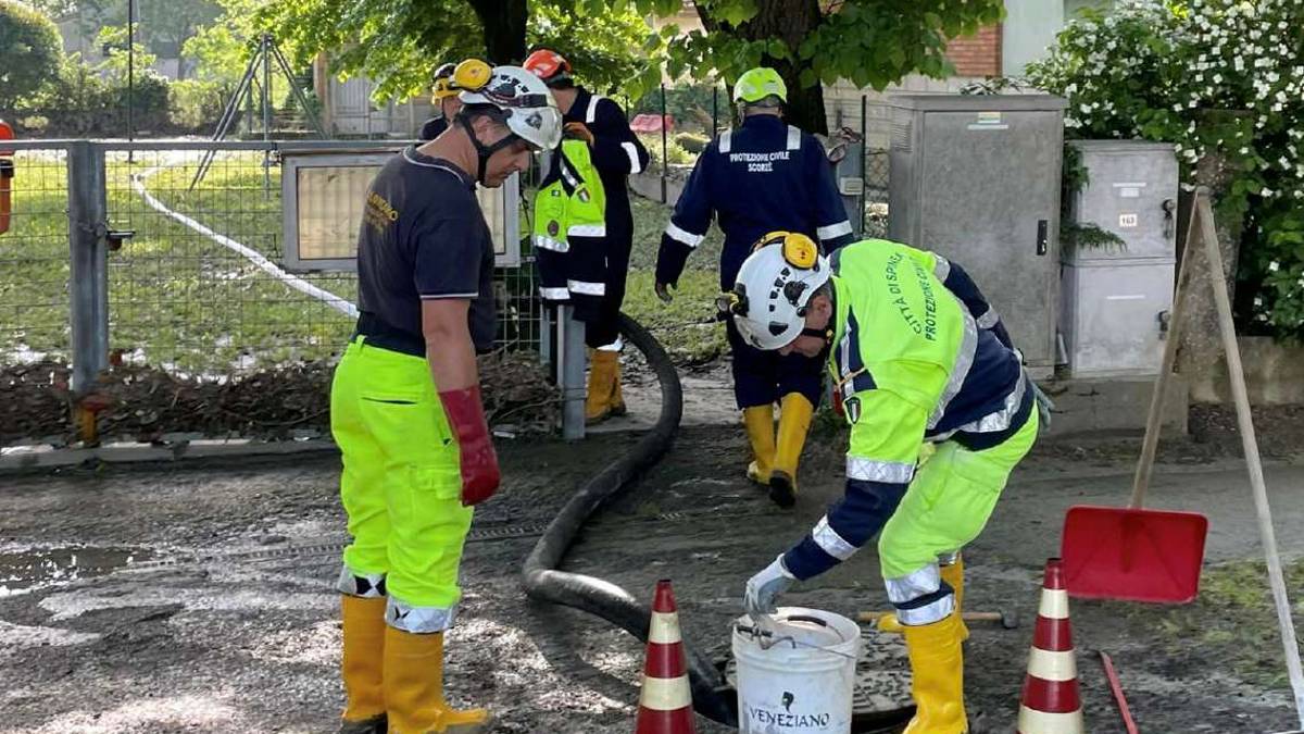 Imola, 90 volontari per ripulire le case di Spazzate Sassatelli