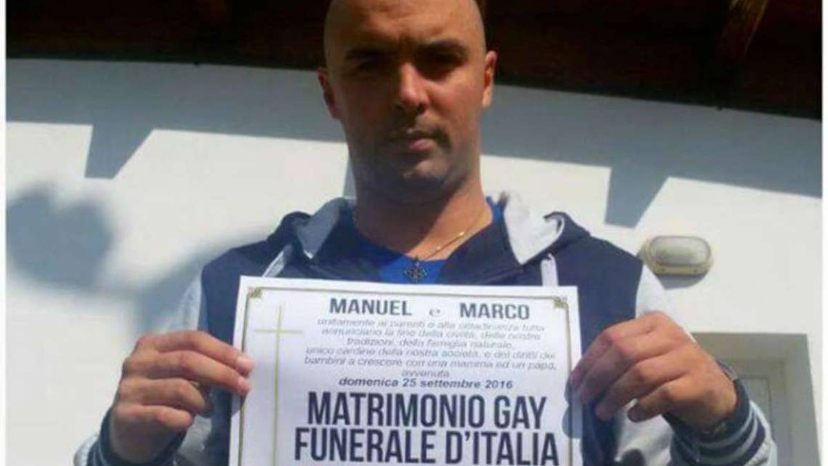 Manifesti funebri per unione gay a Cesena: condannato