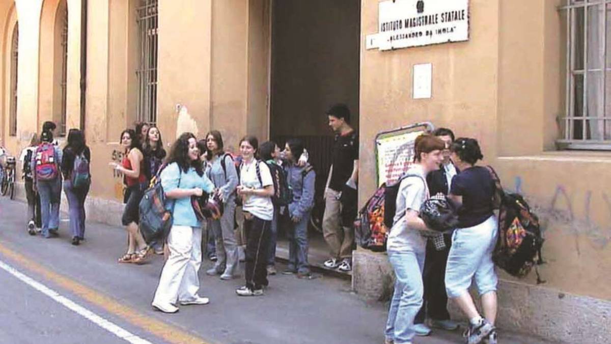 Imola, undici classi del liceo in Dad per problemi al riscaldamento