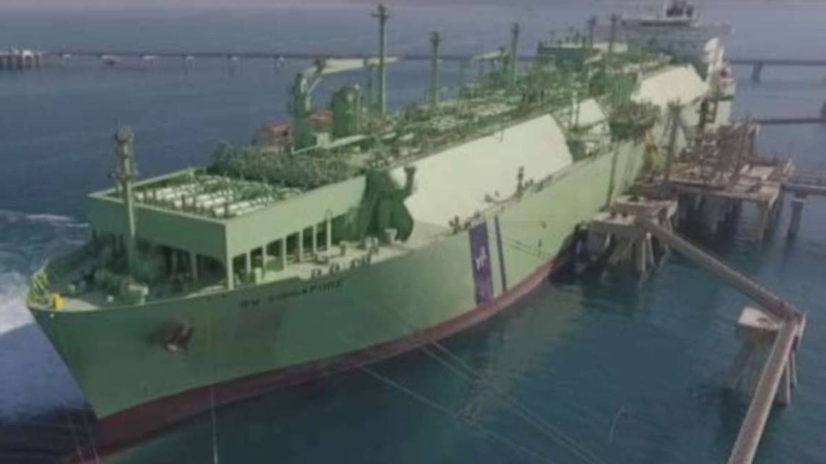Ravenna, niente secondo rigassificatore. La nave resta nel Tirreno