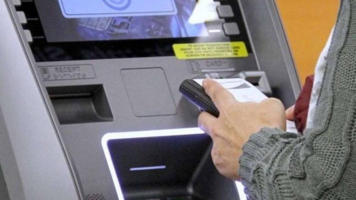 Misano. Dal campo nomadi per rubare bancomat nelle boutique