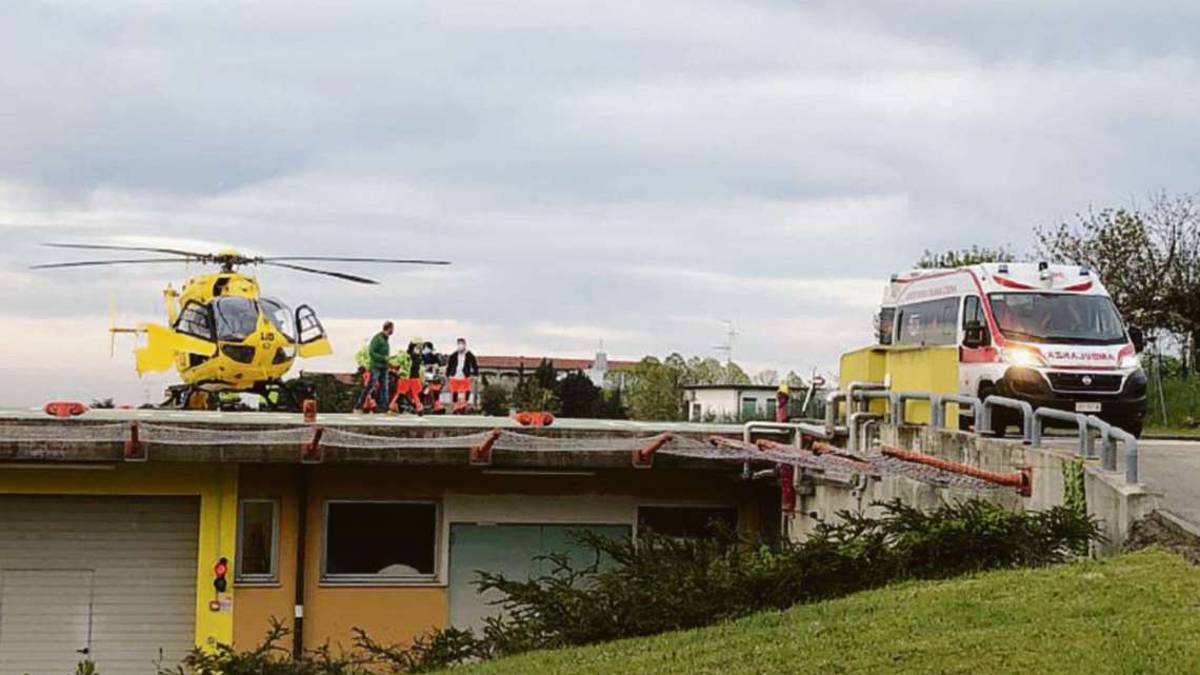 Bagno di Romagna, in Rianimazione ragazzo caduto giocando a basket