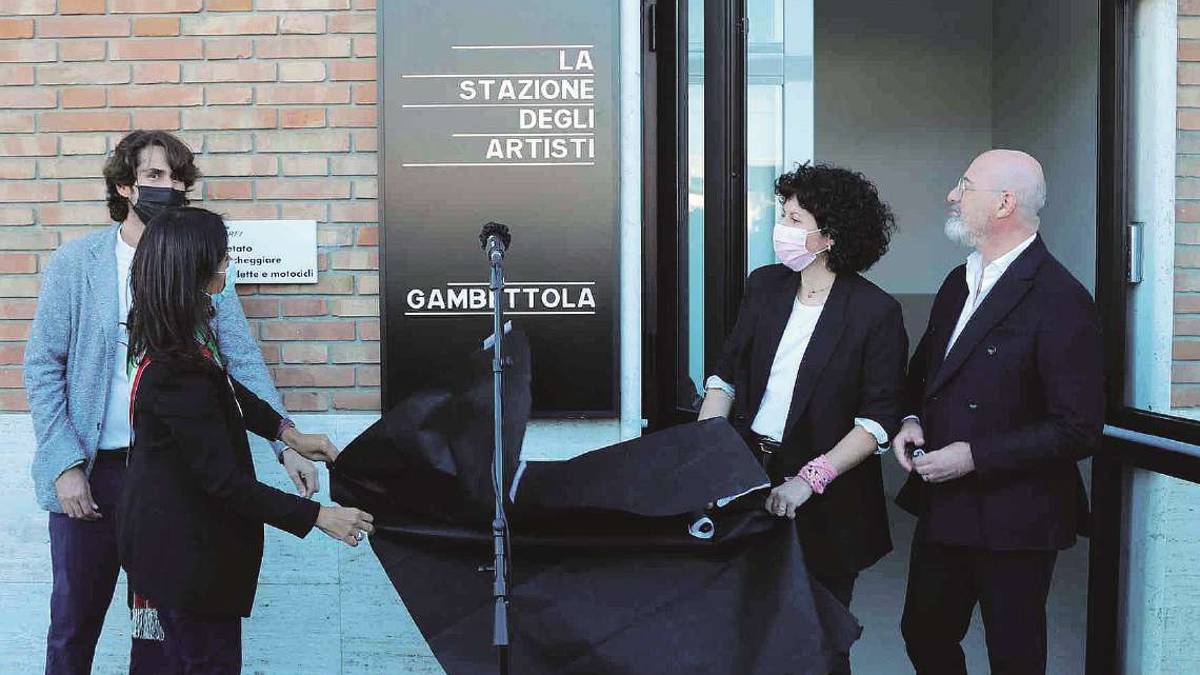 Gambettola, artisti nell'ex casa del capotreno: inaugurazione