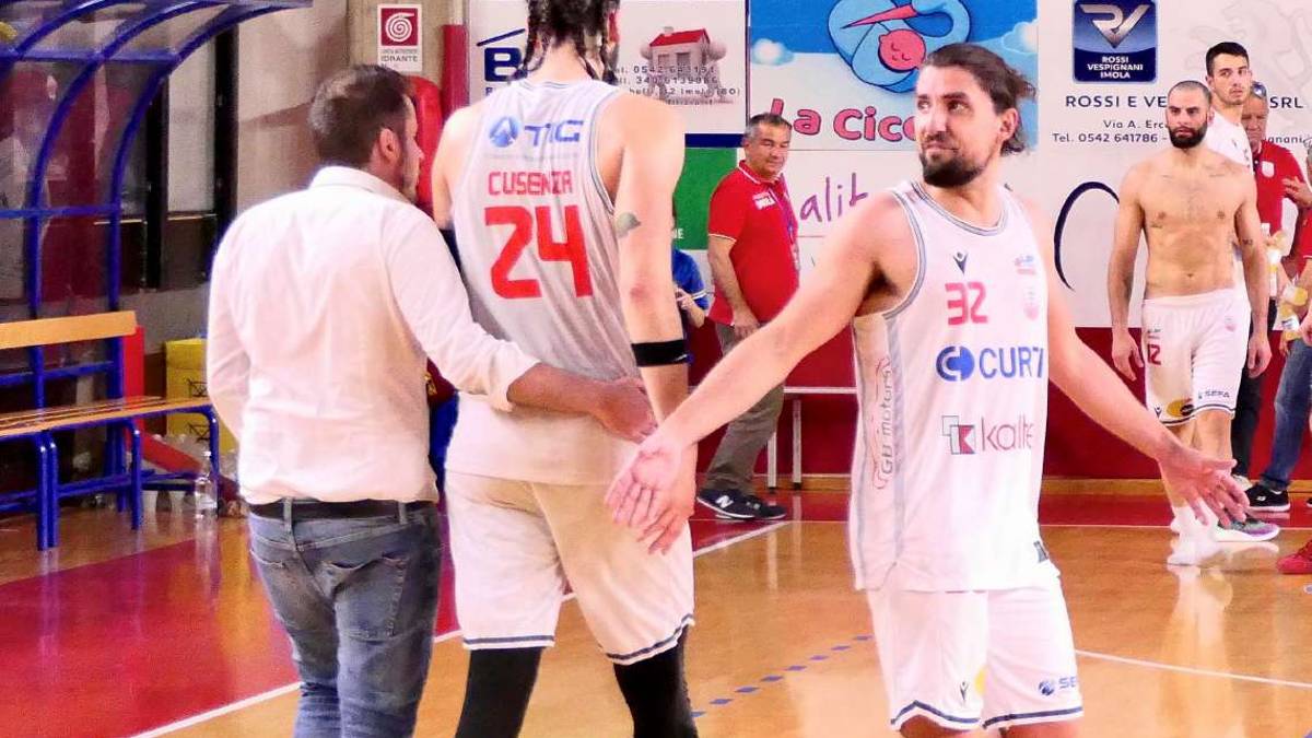 Basket B play-out: Andrea Costa, stasera o mai più