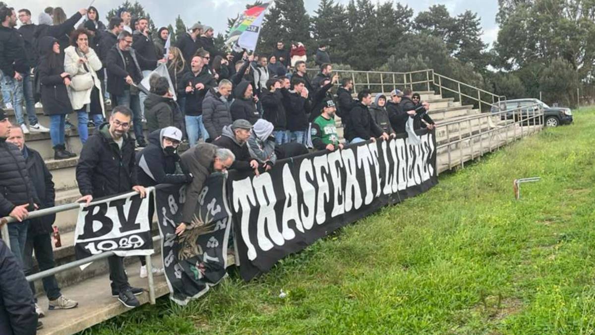 Gli ultras del Cesena? Erano a tifare Sporting Alghero nel derby di 2ª Categoria VIDEO