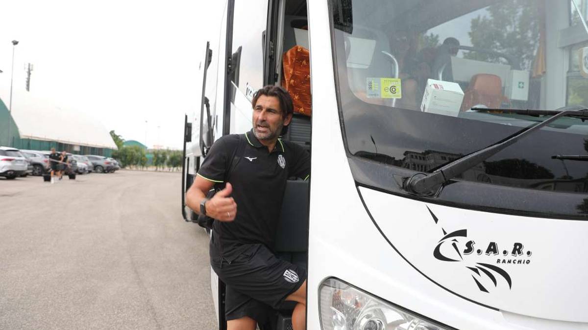 Calcio C, il Cesena festeggia i due anni di Viali in panchina