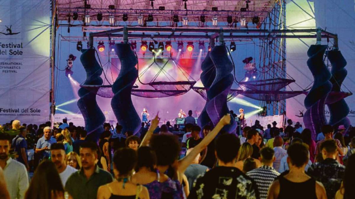 L'ex assessore di Riccione: Basta, fermiamo la Notte Rosa