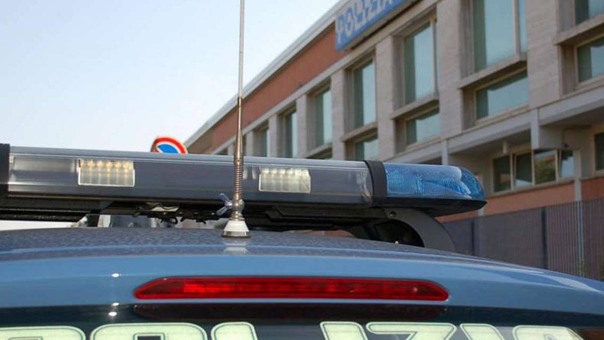 Faenza, ignora il divieto e si apposta sotto casa della ex alle 4 di mattina: scatta l'arresto