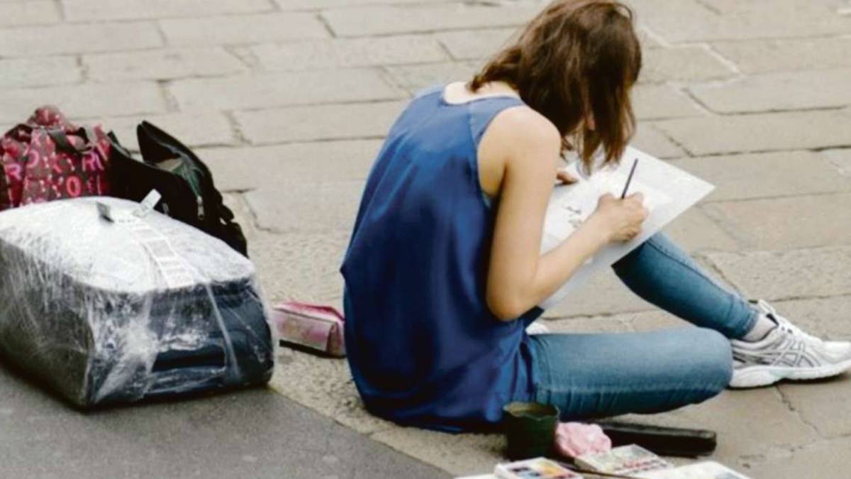 Artista di strada di Rimini: La mia stanza passa da 16 a 65 euro, così non ce la faccio
