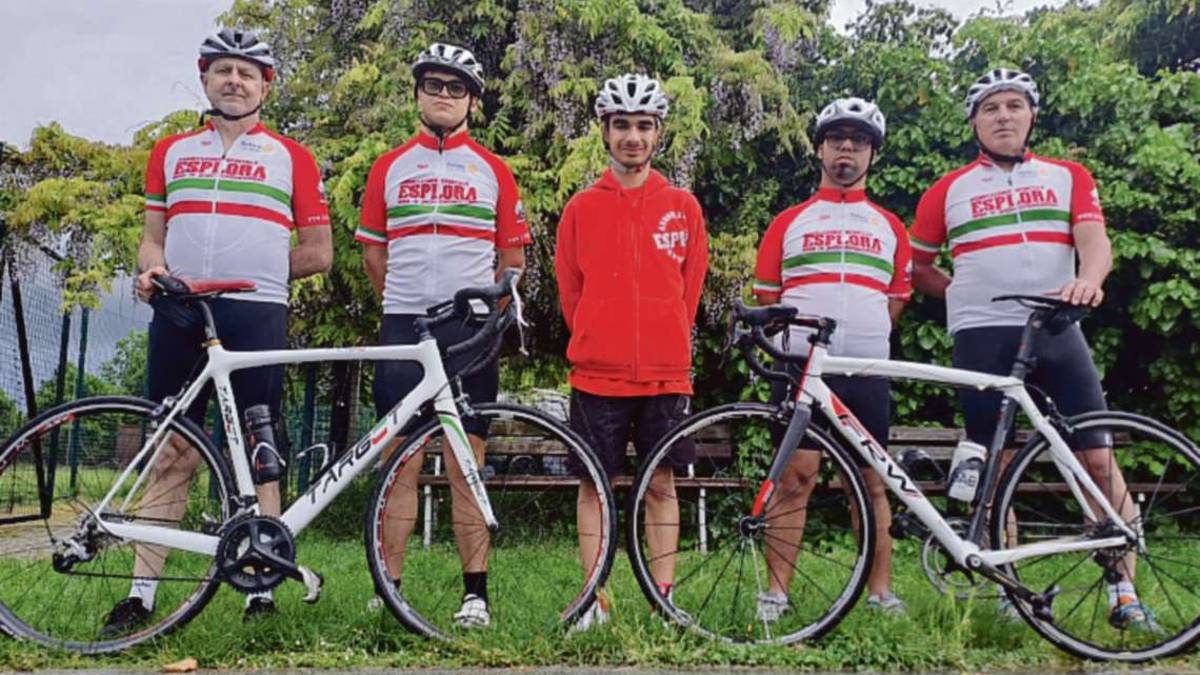 Savignano, Giro d'Italia: disabili in e-bike apripista dei campioni