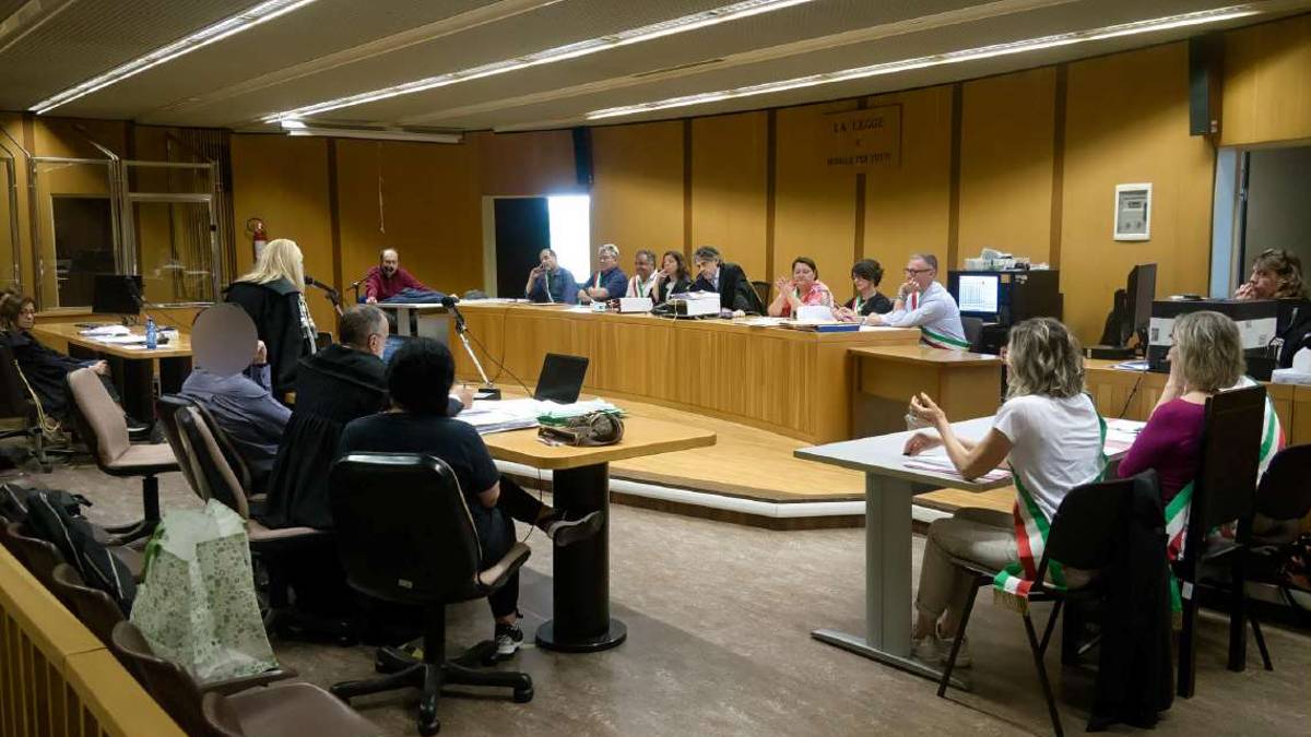 Ravenna, processo Molducci: Il dottore voleva recuperare i soldi