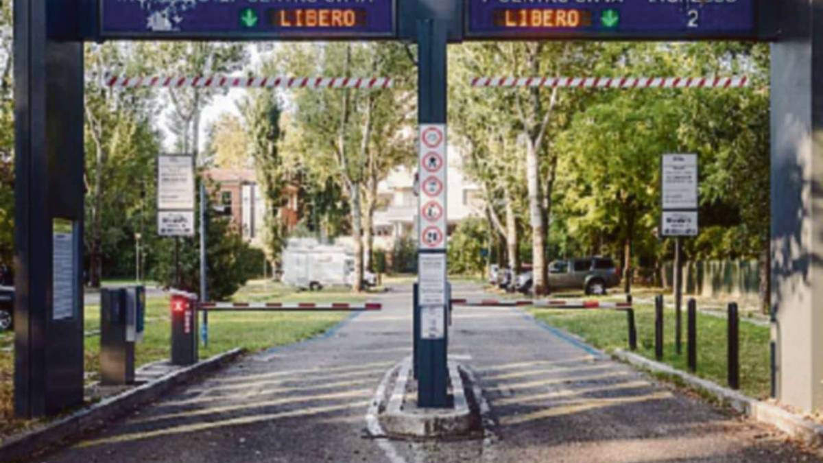 Imola, parcheggio di via Aspromonte, iniziata la riqualificazione
