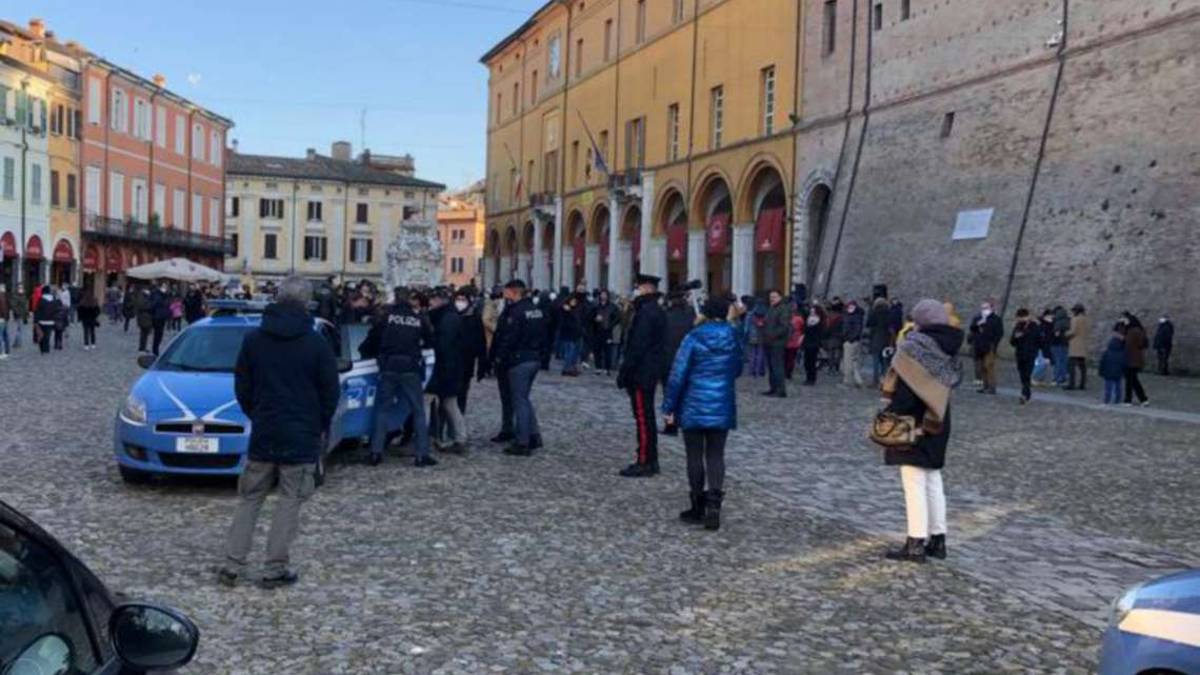 Arrestato a Cesena nel corso di una manifestazione in piazza